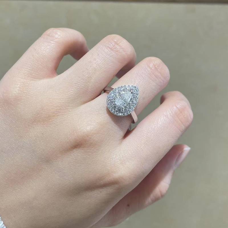 光臂Affordable Luxury梨形Women's RingS925银镀白金定制选款主石Moissanite1.0ct/副石高碳钻